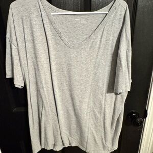 Aerie Light Gray V-Neck Short Sleeve Tee